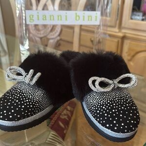 Gianni Bini Black and Silver Slippers with Fuzzy Material and Decorative Bow